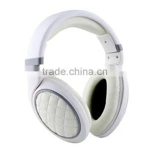 High Quality Wired Stereo Mobile Headphones thumbnail-4