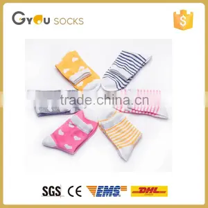 Lovely Stripes Pattern Girls Cute Cotton Soft Tube Socks thumbnail-1
