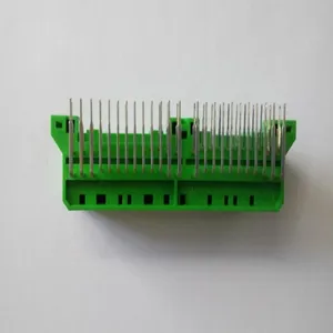 RC30502 Automotive Connector: High-Temp Resistant (-40℃~125℃) for Under-Chassis & Engine Bay thumbnail-2