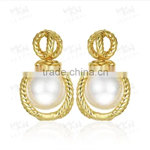Hot Selling New Design Pave Setting 18K Gold Plated Fashion Drop Pearl Earring thumbnail-2