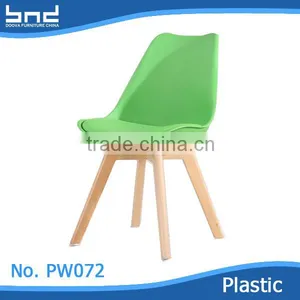 Wholesale Modern High Plastic Bar Chairs With Wood Legs thumbnail-5