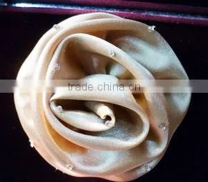 Cloth Flower Hair Clip Accessory thumbnail-1