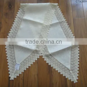 Lace Polyester Table Runner thumbnail-1