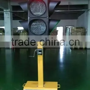 Hot Selling Kutuo Solar Traffic Light 300mm Mobile Solar Energy Traffic Cone Light thumbnail-4