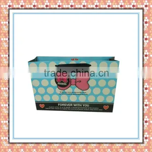 China Supplier Butterfly Gift Paper Bag thumbnail-5