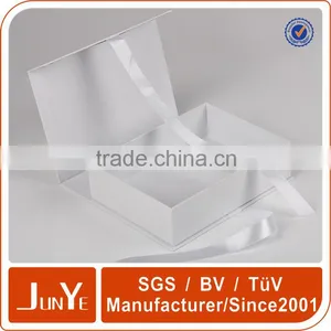 Magnetic Closure Logo Printed Clothing Fold Gift Boxes With Ribbon Quality Choice thumbnail-1