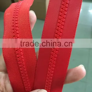 2015 TOP Sale5# Plastic Zipper Red Teeth Open End With Slider thumbnail-2