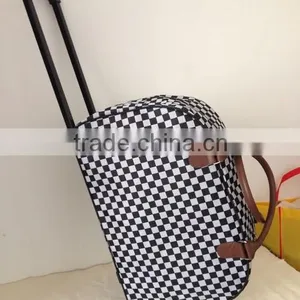 Travelers Club 40L Rolling Duffel Bag With Trolley thumbnail-4