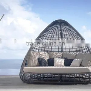Outdoor Rattan Daybed thumbnail-4
