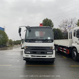 Isuzu Transport Vehicle Carrying a 5-ton Crane thumbnail-5