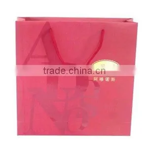 Custom Made Red Gift Paper Bag & Low Price From Guangzhou thumbnail-1