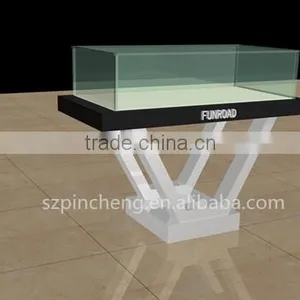 Mobile Phone Shop Interior Design thumbnail-1