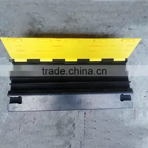 Lower Factoty Price 900*500*60mm Soft Flexible Recycled Rubber 4 Channel Cable Protectors thumbnail-4