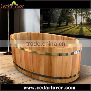 Freestanding Mobile Cedar Wood Bathtub thumbnail-1