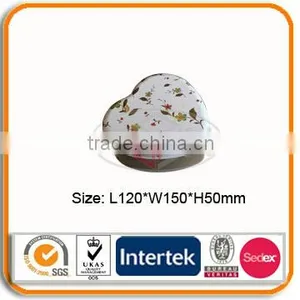 Wedding Candy Heart Shaped Tin Box thumbnail-1