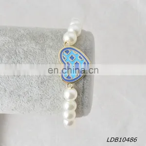 New Design Heart and Pearl Bracelet thumbnail-1