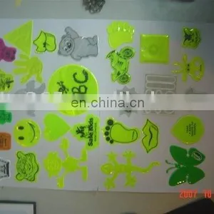 Reflective_sticker (gecko) thumbnail-1