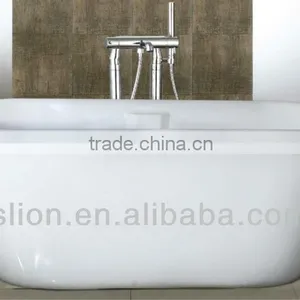 Freestanding Round Bathtub thumbnail-1
