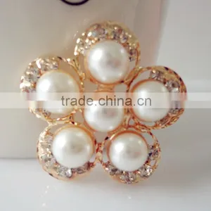 Cheap Fashion Wedding Flower Decoration Rhinestone Button With Plastic Oearl for T-shirt thumbnail-2