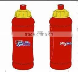 Football Shape Sports Plastic Water Bottles 500ml thumbnail-1
