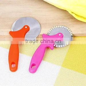 Hot Pink PP Handle Bakeware Pizza Cutter thumbnail-4