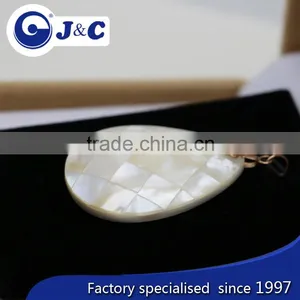 Mother of Pearl Shell Pendant ,MOP Shell Pendeloque thumbnail-1