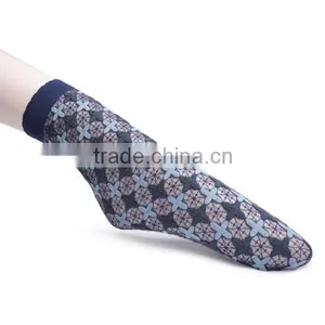 Pretty Girl Foot Girl Tube Socks thumbnail-1
