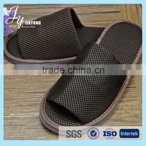 China Factory Custom Embroidered Slippers Washable Spa Slippers With Eva thumbnail-1
