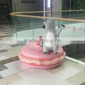 Fiberglass Bear With Cake Decoration for Mall thumbnail-1
