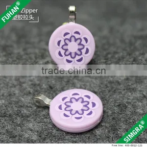 Popular High-end Cartoon Design Children Clothing Plastic Zipper Sliders thumbnail-3