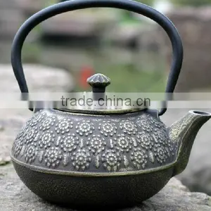 Golden Cast Iron Teapot 800ml thumbnail-1