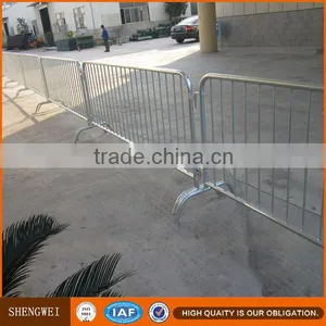 Galvanized Hook and Link Connected Temporary Barrier thumbnail-6