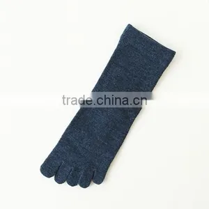 China Socks Manufacturer Custom OEM Design Woman Comfortable Cotton Sox Plain Cable Knit Five Toes Pilates Yoga Sock thumbnail-1