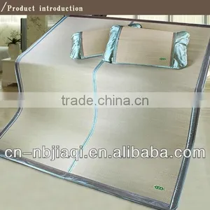 Straw Place Mats thumbnail-1