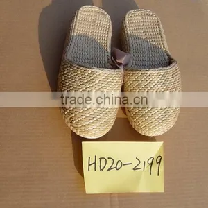 Indoor Salon Handicraft Natural Material Bulrush Straw Slipper thumbnail-1