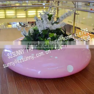Big Fiberglass Flowerpot thumbnail-1