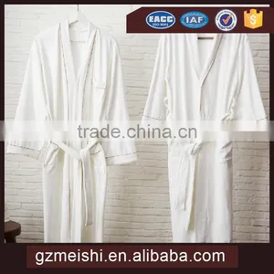 SGS Manufacturer High Grade Bathrobe 100% Cotton Hooded Bathrobe thumbnail-1