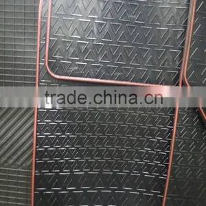 CM5002 Universal Rubber Floor Mats 5-Piece Black thumbnail-3