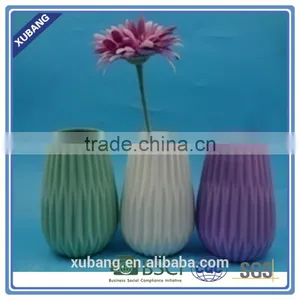 Porcelain Small Flower Vases for Decoration thumbnail-1