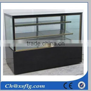 Acrylic Cake Display thumbnail-1