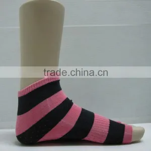 Pink/ Black Anti Slip Yoga Socks thumbnail-3
