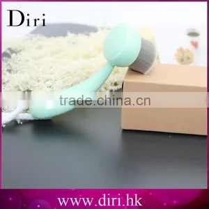 Comma Shape Soft Fiber Face Clean Deep Cleansing Wash Pore Facial Brush thumbnail-4