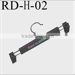 Metal Clothes Hangers thumbnail-1