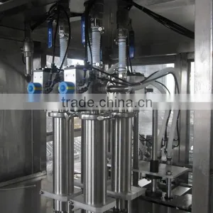 Factory Price - Motor Oil Automatic Filling Machine CCG5000-8B thumbnail-3