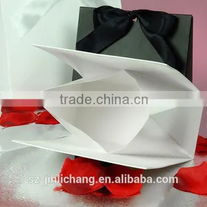 Fashion Sturdy Paper Gift Box thumbnail-1