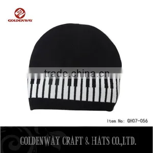 Fashion Man Beanie Hats With Woven Logo thumbnail-1