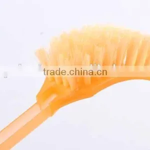 Curved Toilet Cleaning Brush thumbnail-5