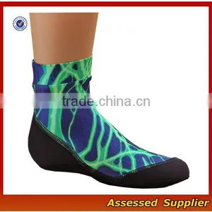 FXS152 Cheap Wholesale Custom Neoprene Beach Socks Waterproof Sand Socks thumbnail-2