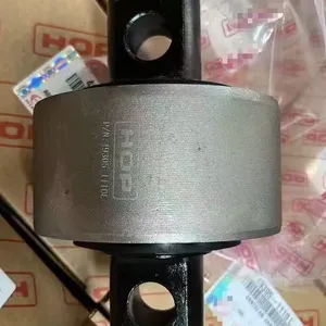 FACTORY PRICE Truck 493205-1110 HINO TORQUR ROD BUSH MC812666 Torque Rod Bush Bushing for Hino Isuzu thumbnail-1