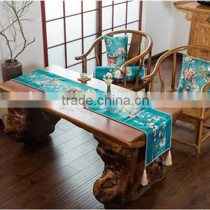 Chinese Style Flower-And-Bird Printed Polyester Table Runner thumbnail-1